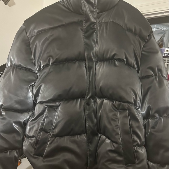 Forever 21 Men's Elegant Black Outerwear - Picture 1 of 3